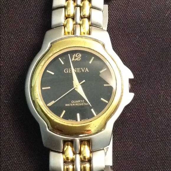 Vintage Geneva Gold & Silver Quartz Dress Watch - Picture 4 of 7
